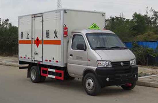 東風(fēng)小卡易燃氣體廂式運輸車