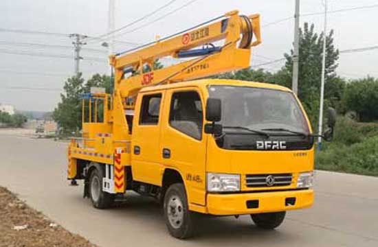 東風(fēng)藍(lán)牌高空作業(yè)車(chē)